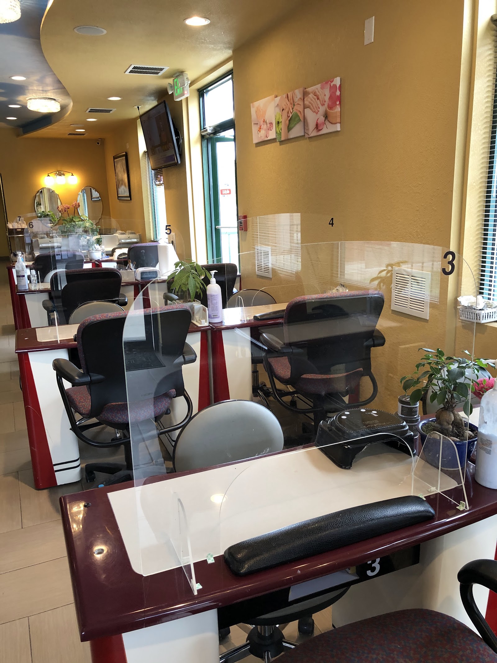 Spago Nails & Spa nail photo 1